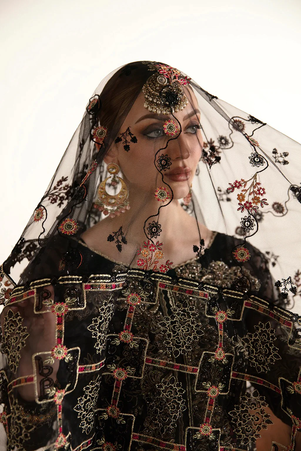 Zainab Zari | 3 Piece Embroidered E-105 | Ready To Wear - Image 4